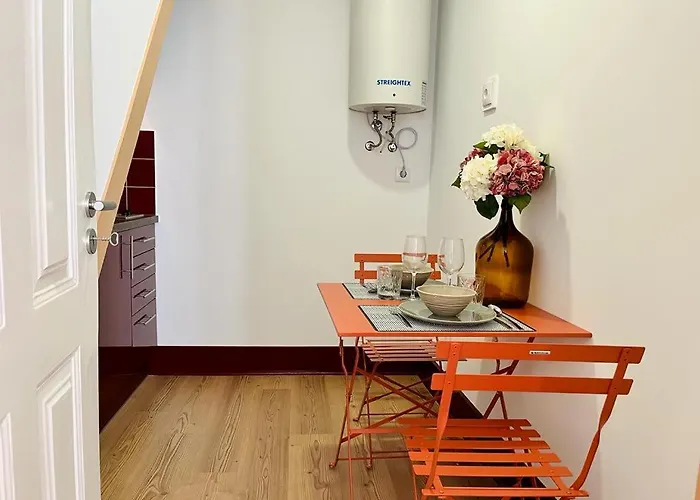 Casa Rosa Com Ac * Коимбра