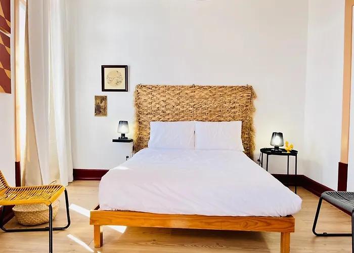 Casa Rosa Com Ac * Коимбра